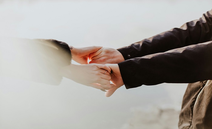 uploadarticle relationship